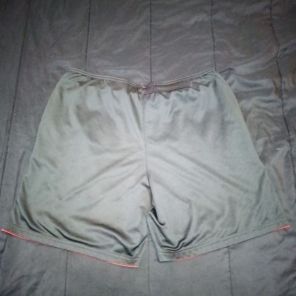 Reversible Reebok Shorts - Picture 3 of 4